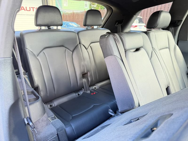 Used 2019 Audi Q7 3.0T Premium Plus w/ Premium Plus Package AWD/4WD image 32