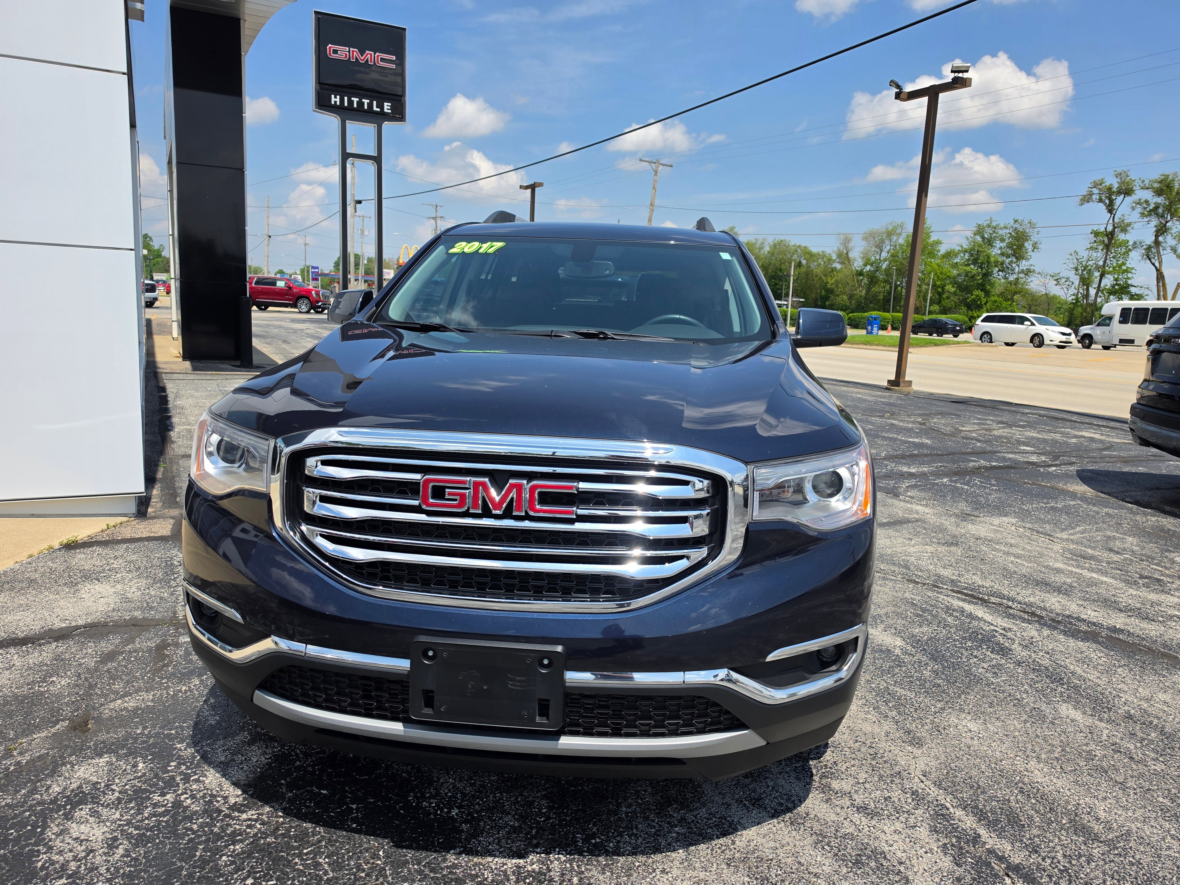 Used 2017 GMC Acadia SLT FWD image 2