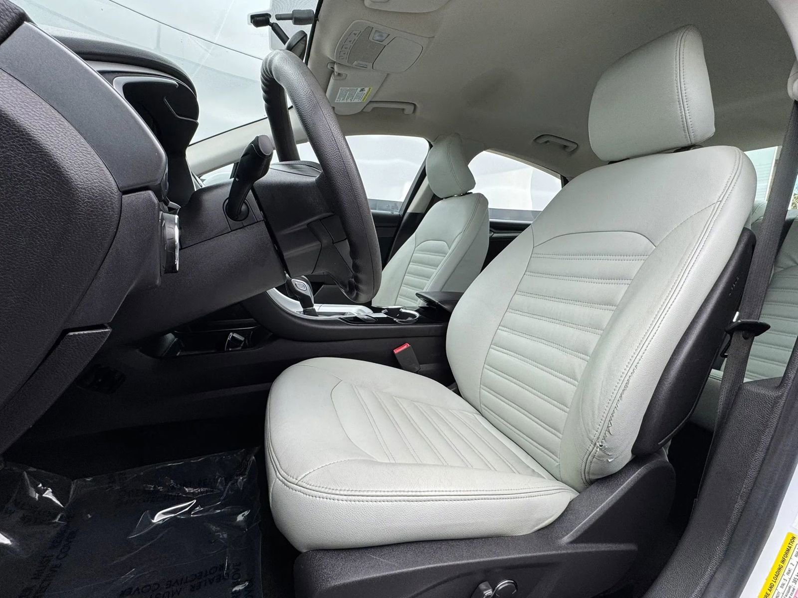 Used 2016 Ford Fusion SE image 11