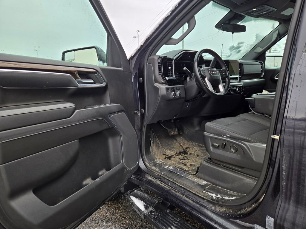 Used 2023 GMC Sierra 1500 Elevation w/ LPO, Elevation Black Package image 9