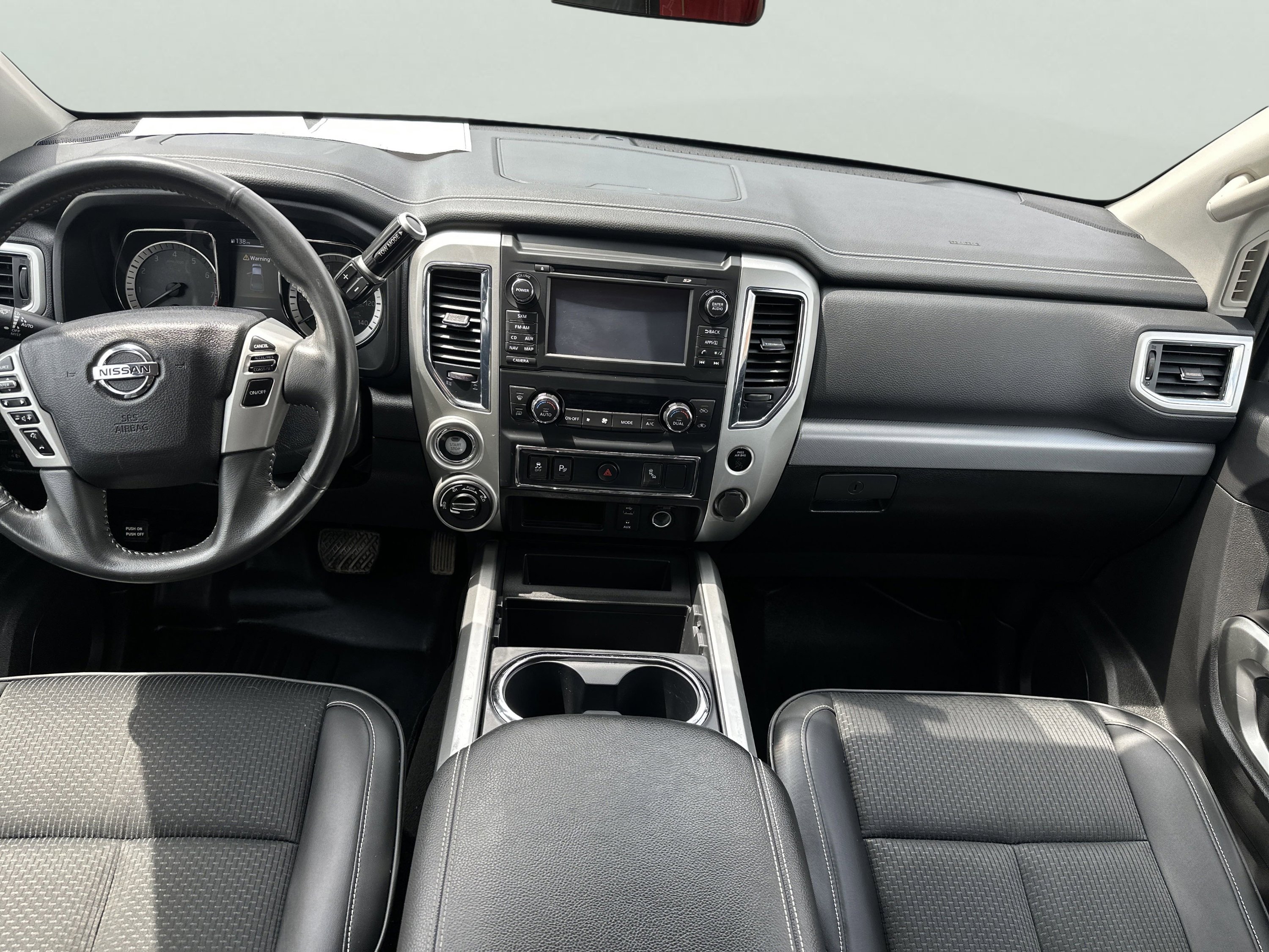 Used 2017 Nissan Titan PRO-4X image 9