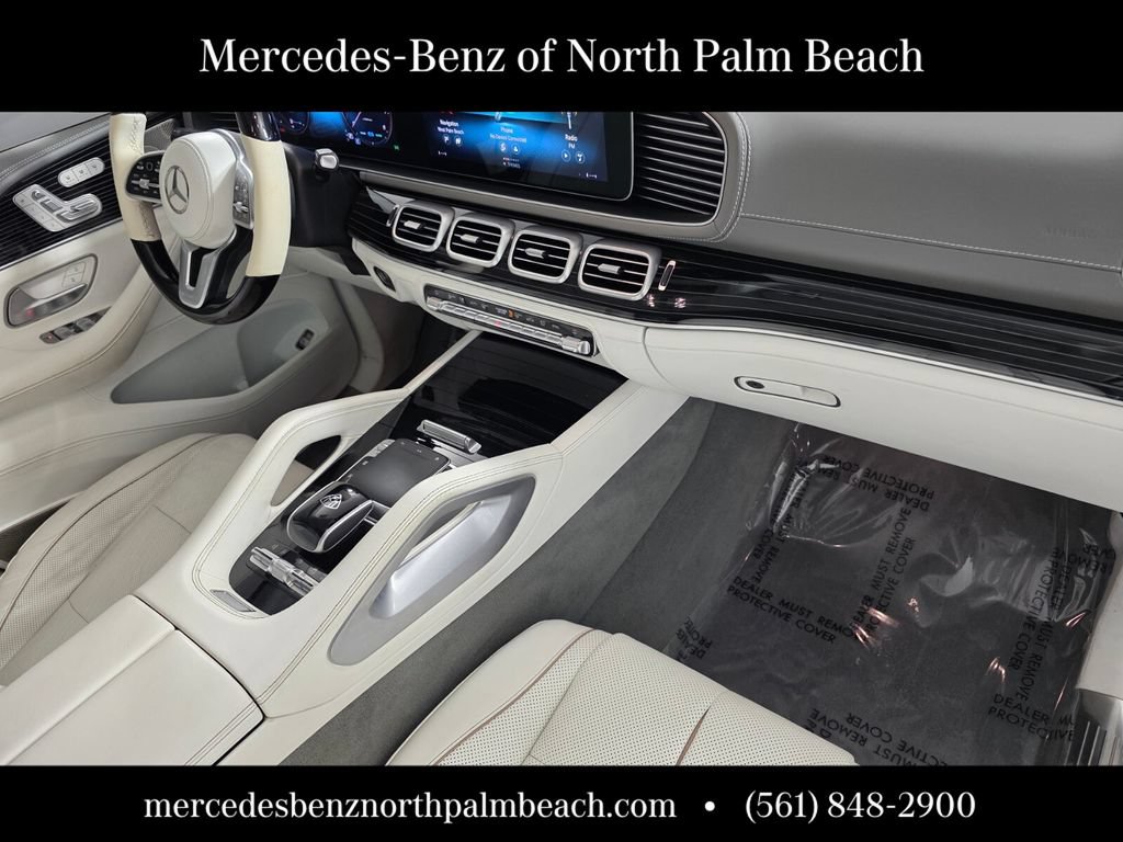 Used 2022 Mercedes-Benz Maybach GLS 600 4MATIC image 35