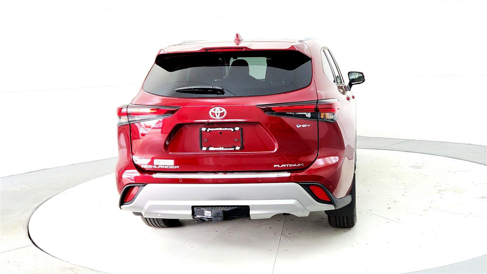 New 2026 Toyota Highlander Platinum image 5