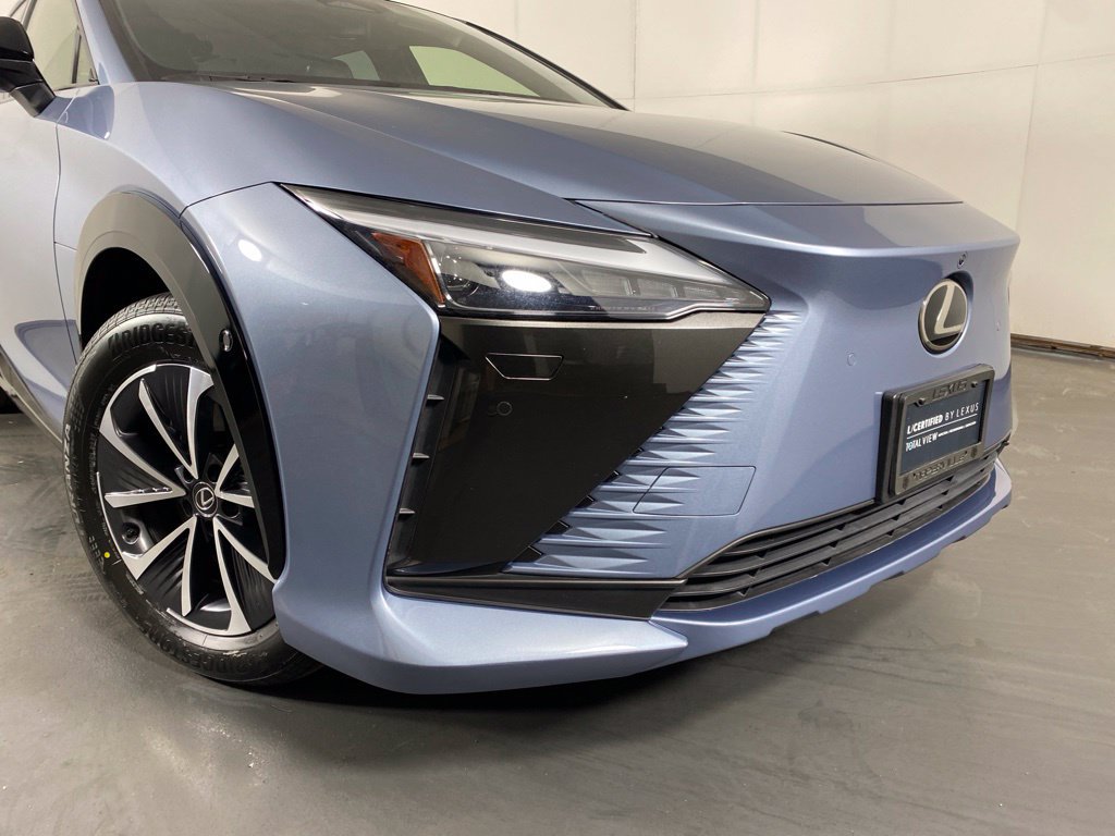 Certified 2023 Lexus RZ 450e Premium w/ Technology Package AWD/4WD image 4