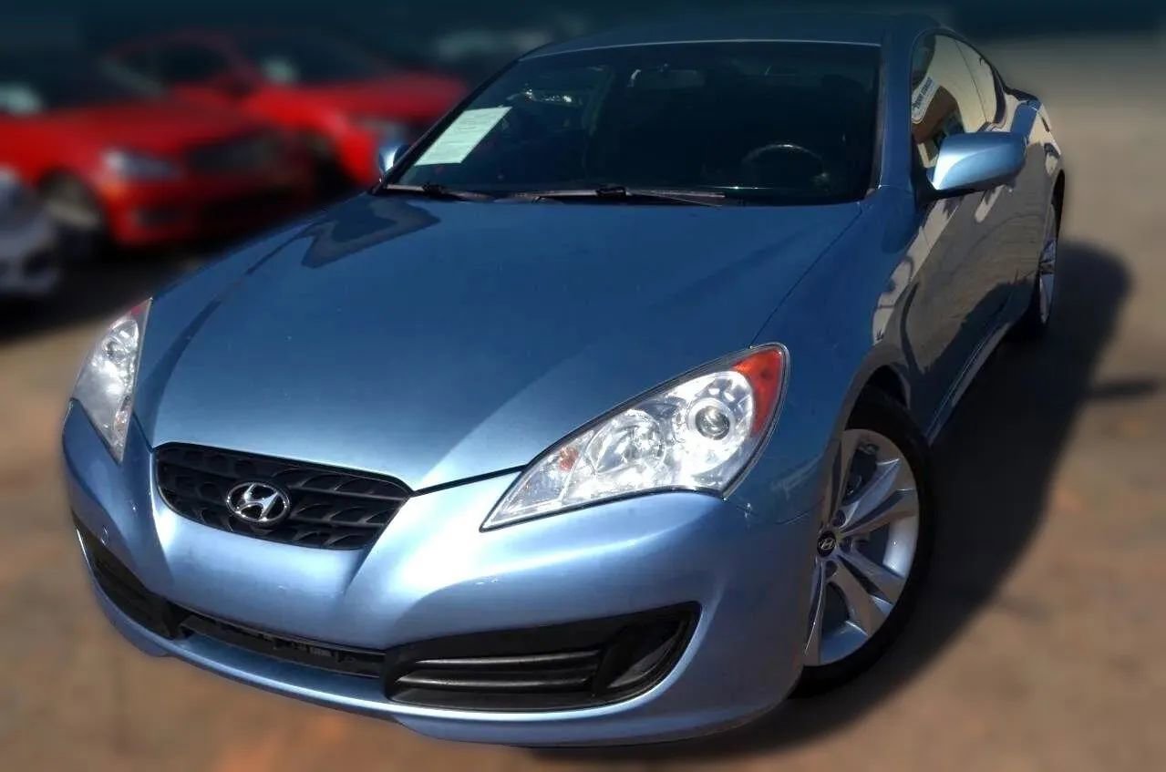Used 2011 Hyundai Genesis 2.0T image 3