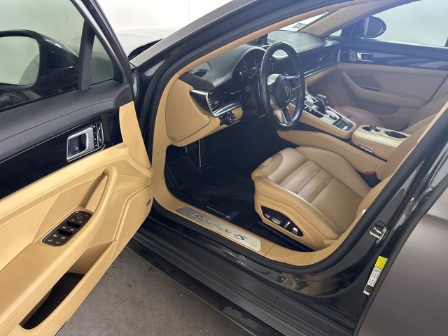 Used 2018 Porsche Panamera 4S image 17
