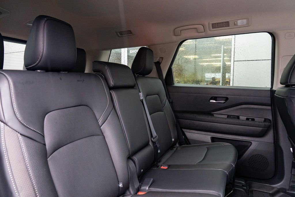 New 2026 Nissan Pathfinder SL image 26
