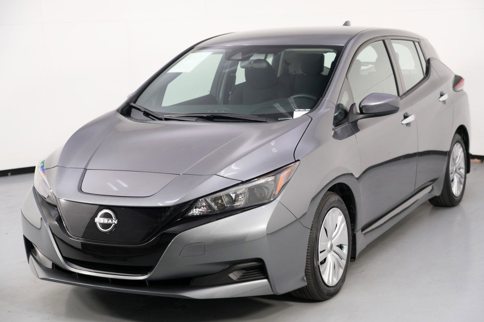 Used 2025 Nissan Leaf S image 40
