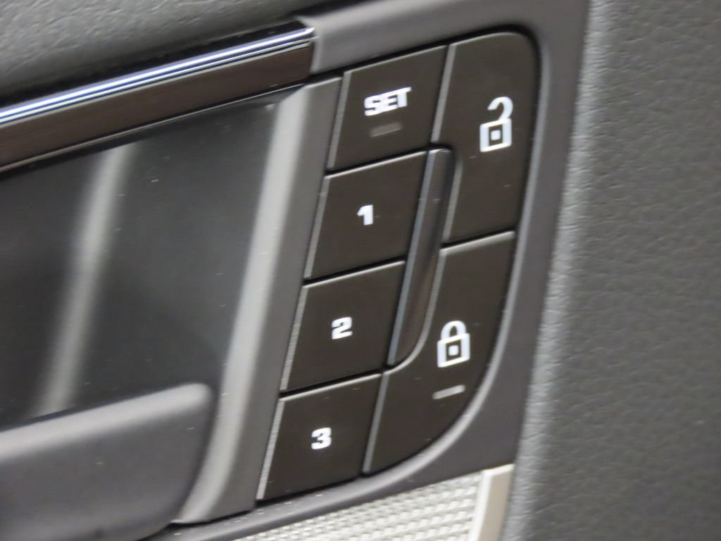 Certified 2026 Porsche Cayenne S AWD/4WD image 37