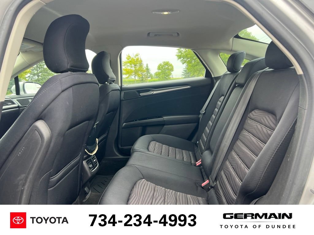 Used 2016 Ford Fusion SE FWD image 13