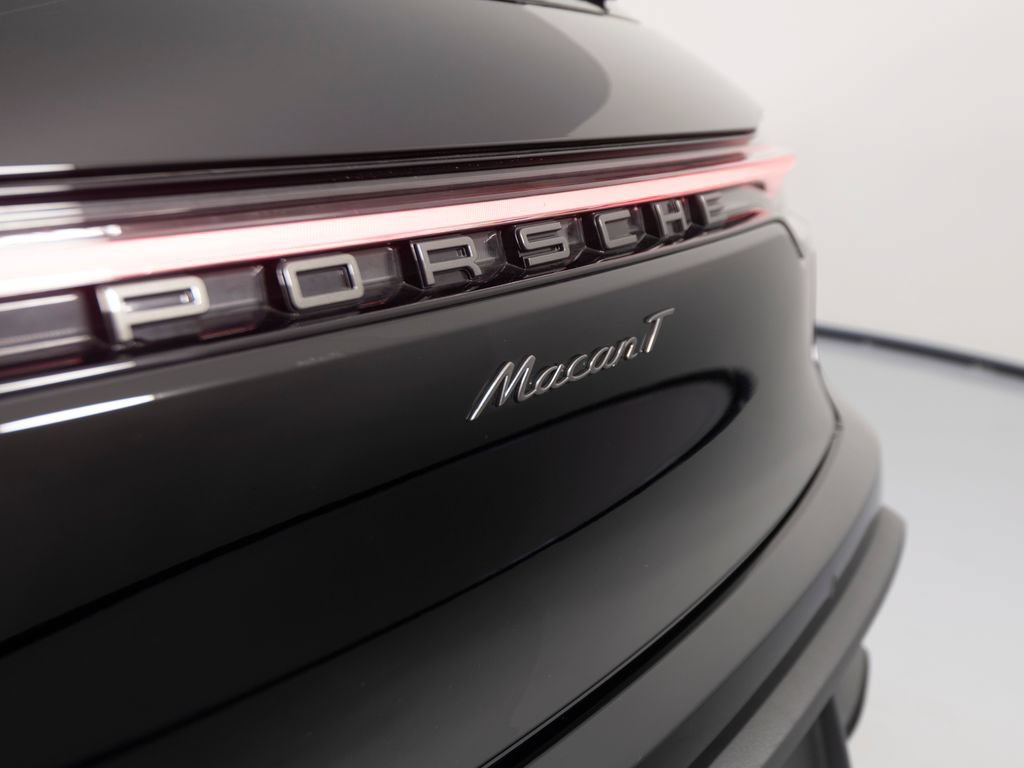 Certified 2026 Porsche Macan Turbo AWD/4WD image 43