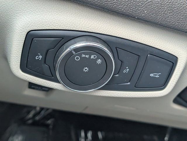 Used 2018 Lincoln MKC Select w/ Lincoln MKC Climate Package image 25