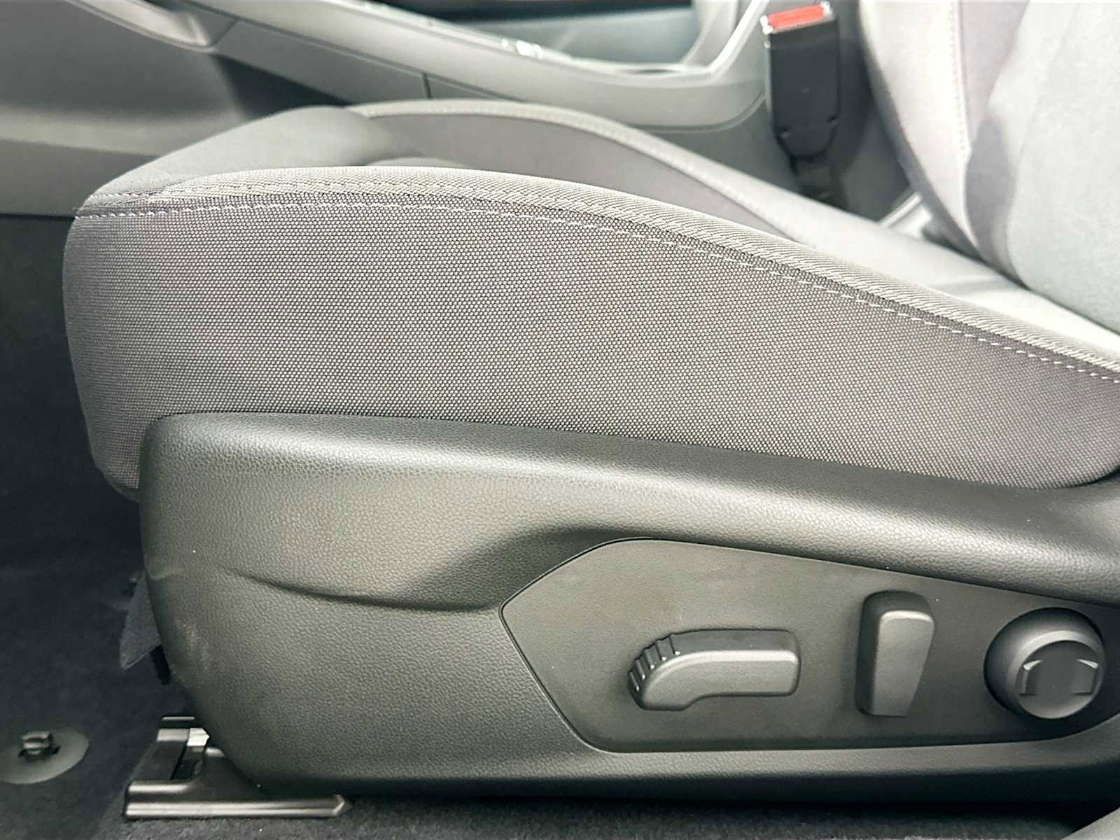 Certified 2025 Subaru Crosstrek 2.0i Premium image 17