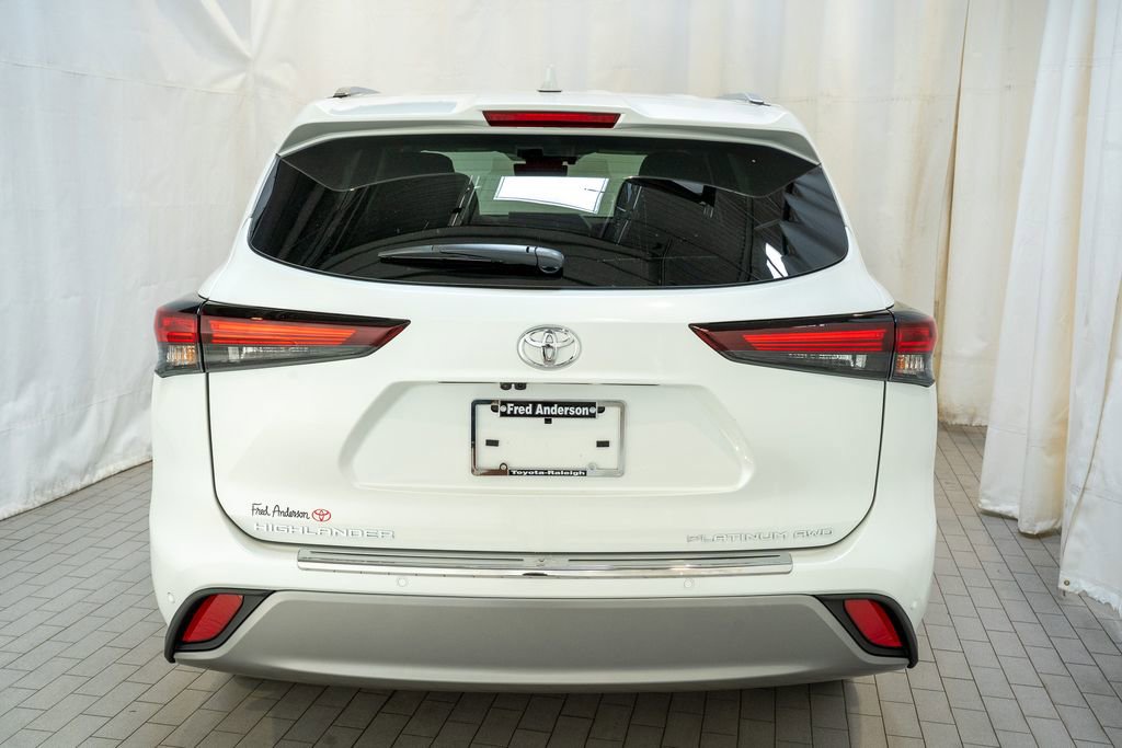 Used 2026 Toyota Highlander Platinum image 4