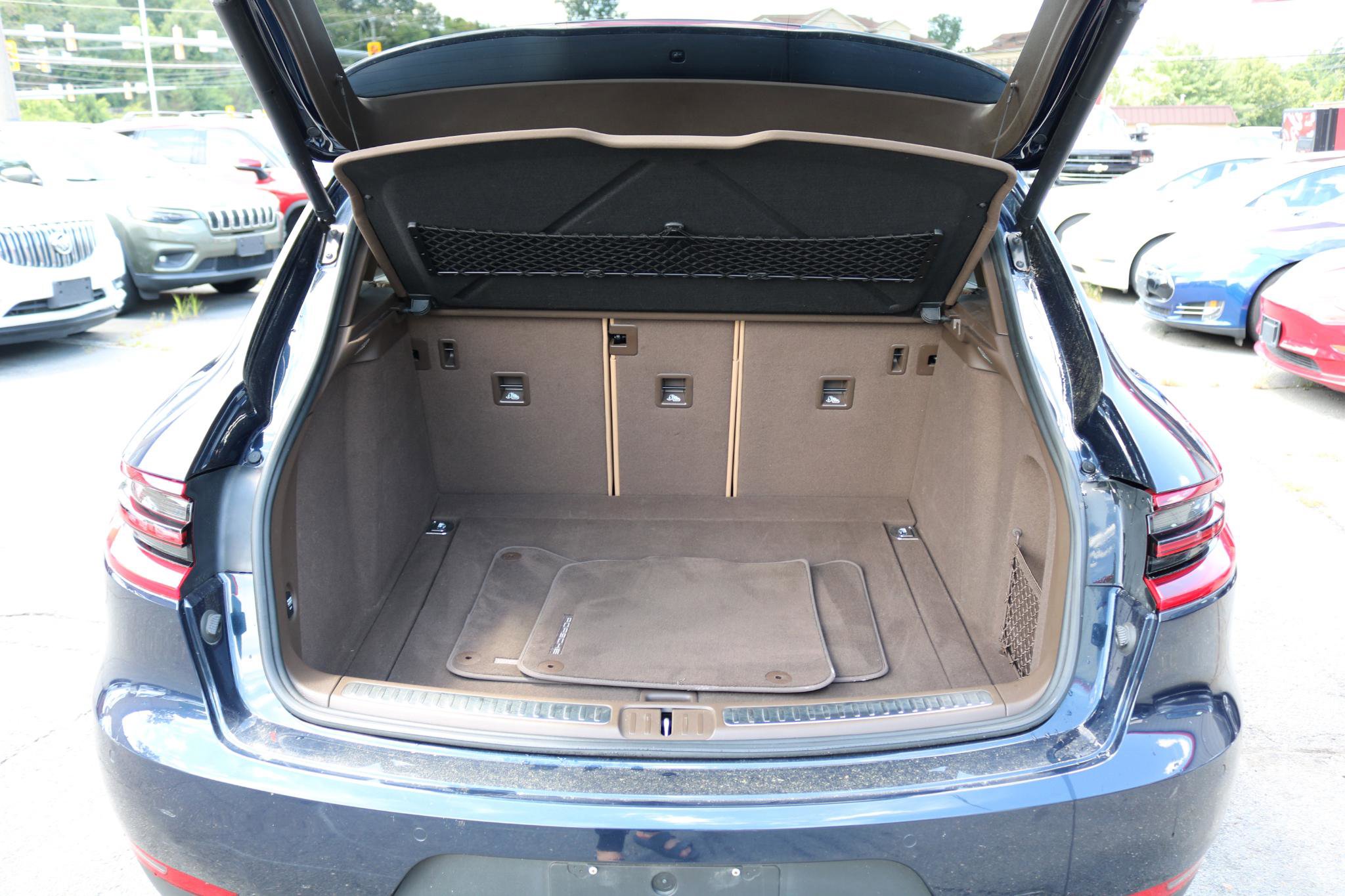 Used 2017 Porsche Macan S image 28