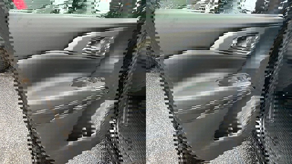 New 2026 Chevrolet Traverse LT w/ Driver Confidence Package image 11