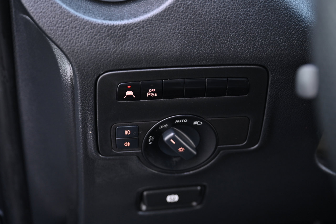 Used 2016 Mercedes-Benz Metris Passenger image 25