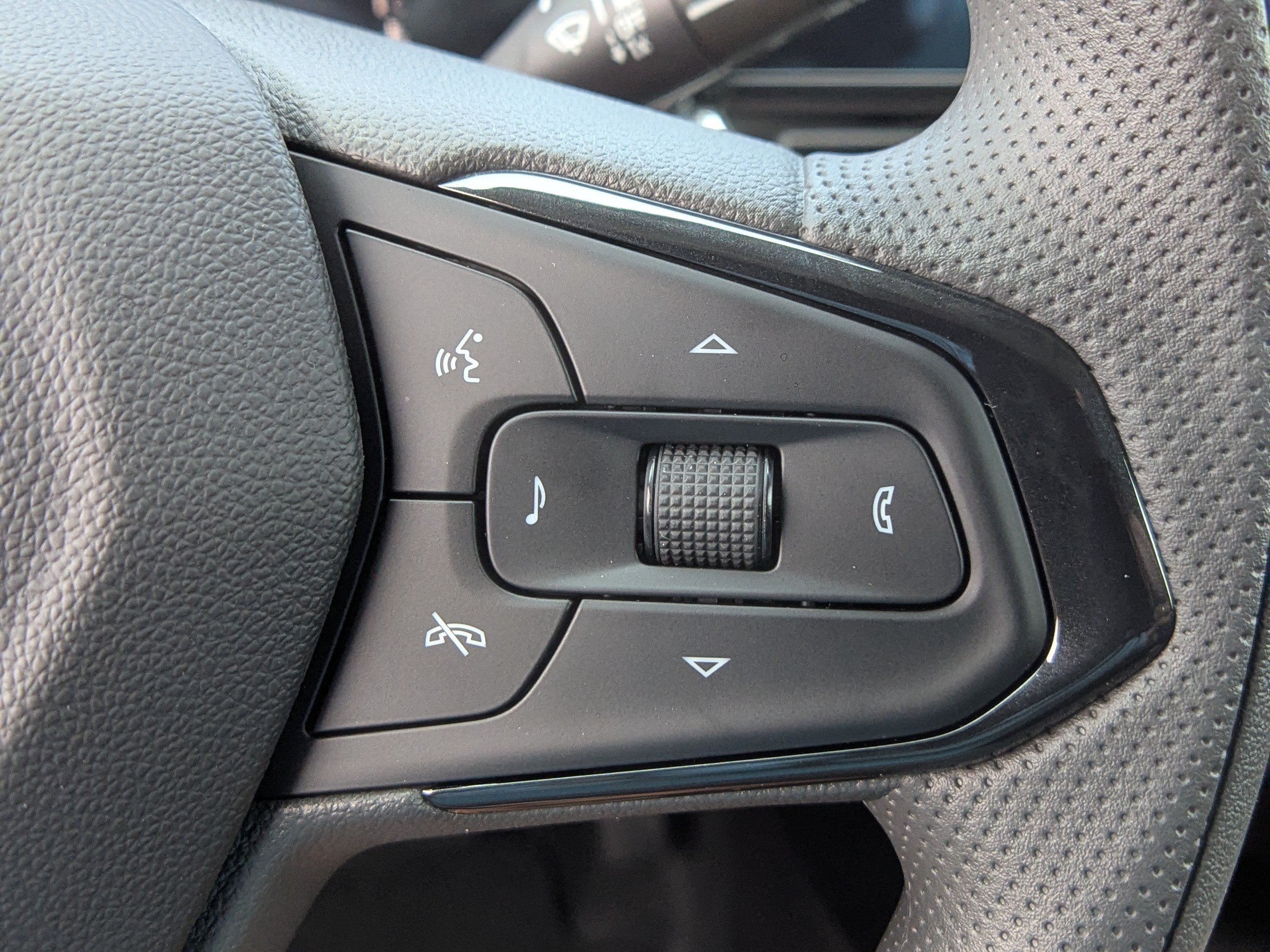 New 2026 Chevrolet Trax LT FWD image 24