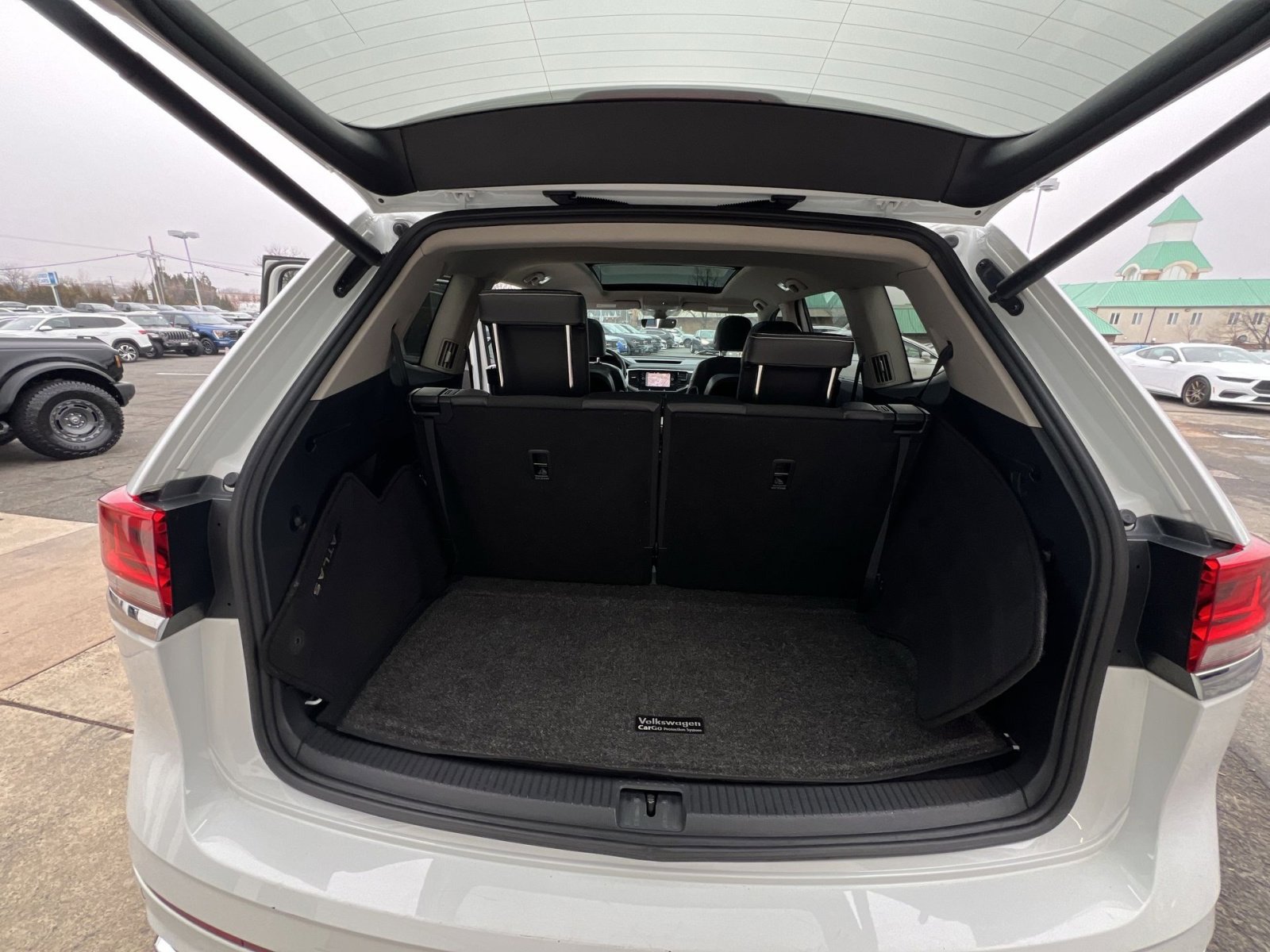 Used 2022 Volkswagen Atlas SEL R-Line image 27