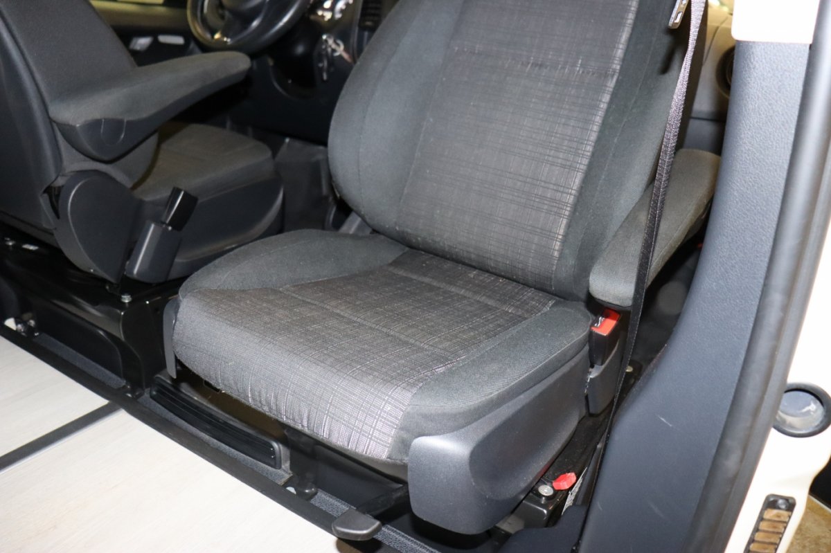 Used 2019 Mercedes-Benz Metris w/ Premium Safety Package image 12