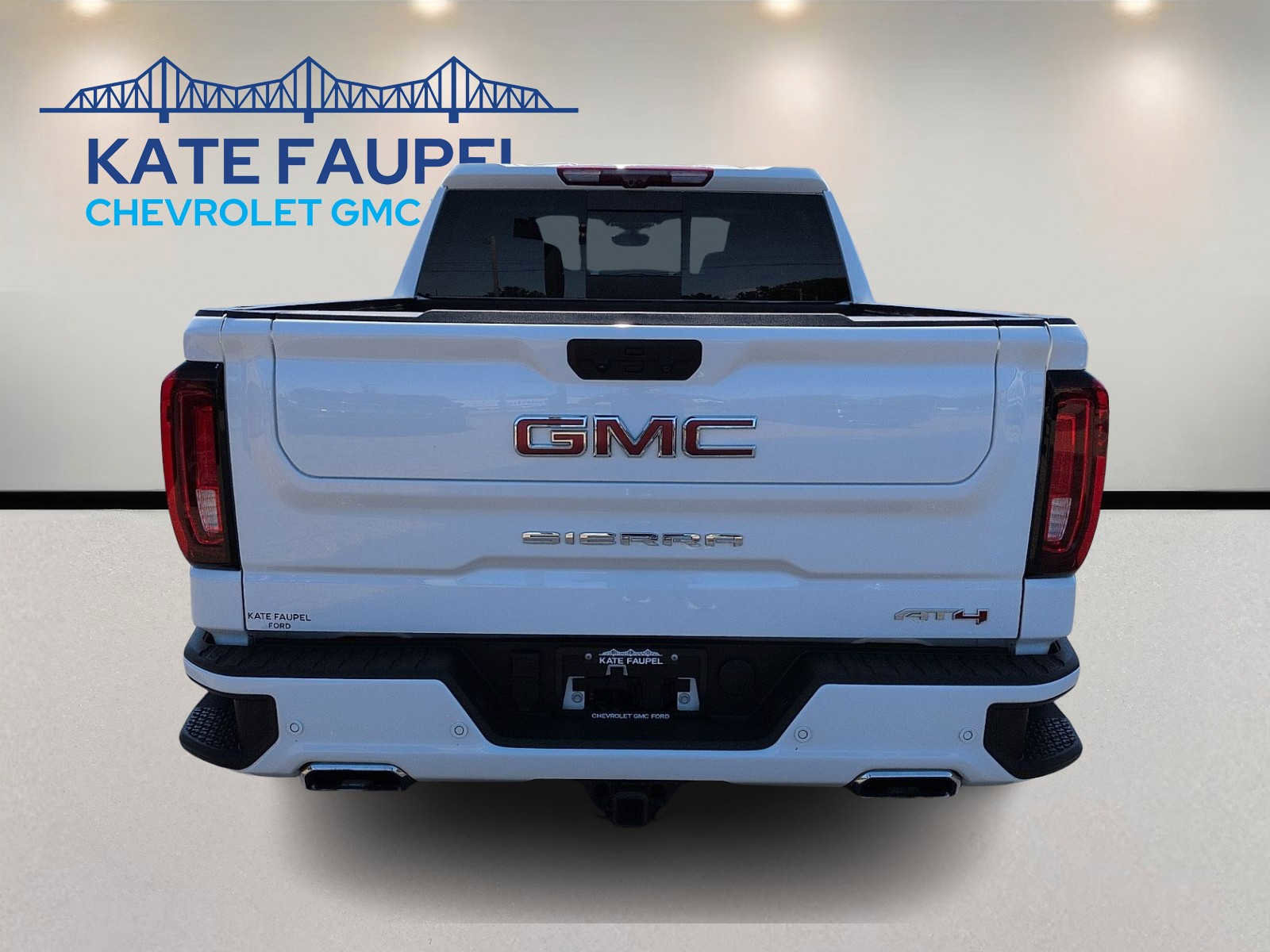 Used 2025 GMC Sierra 1500 AT4 w/ AT4 Premium Package AWD/4WD image 6