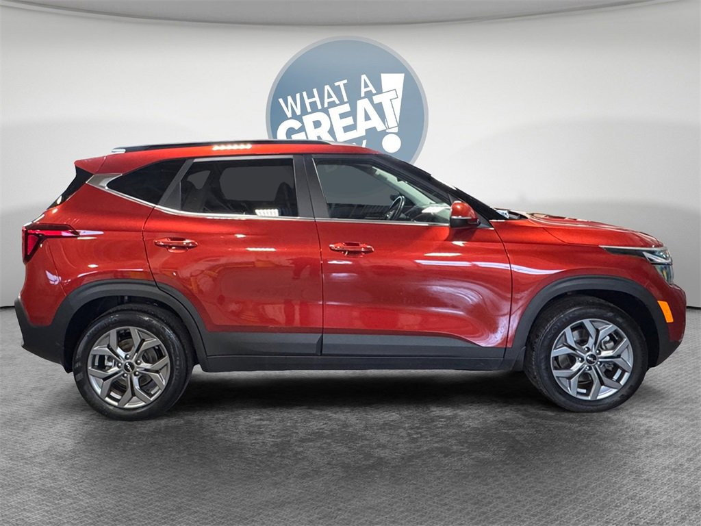 Used 2024 Kia Seltos S image 2