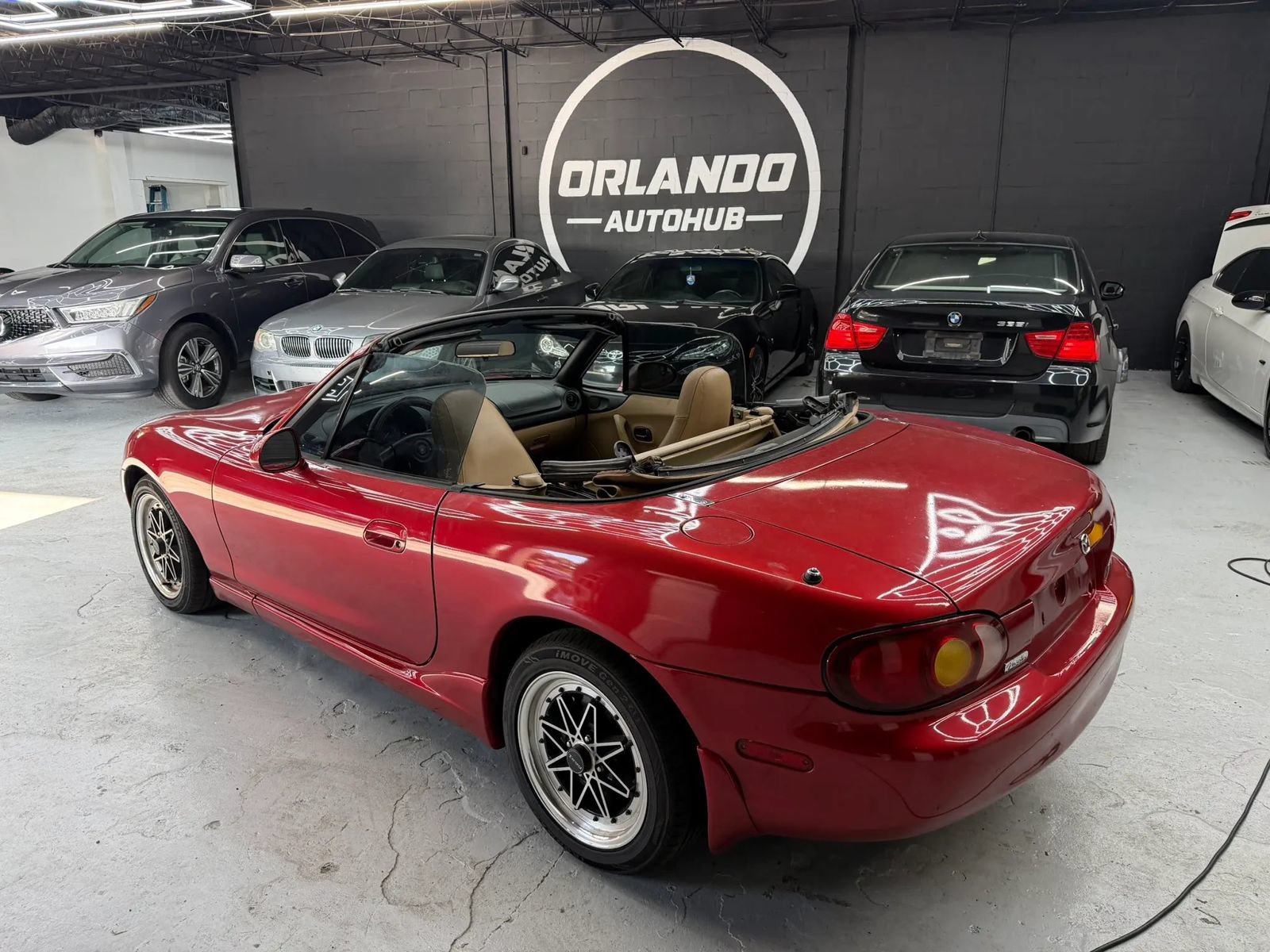 Used 1999 MAZDA MX-5 Miata RWD image 3