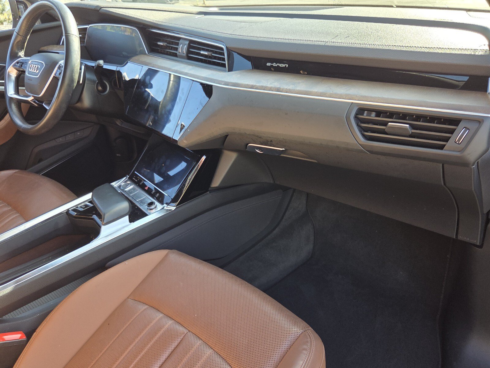 Used 2019 Audi e-tron Premium Plus AWD/4WD image 16