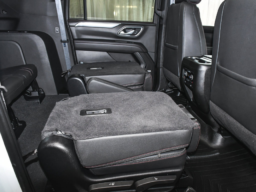 Used 2024 Chevrolet Suburban RST w/ Luxury Package AWD/4WD image 57