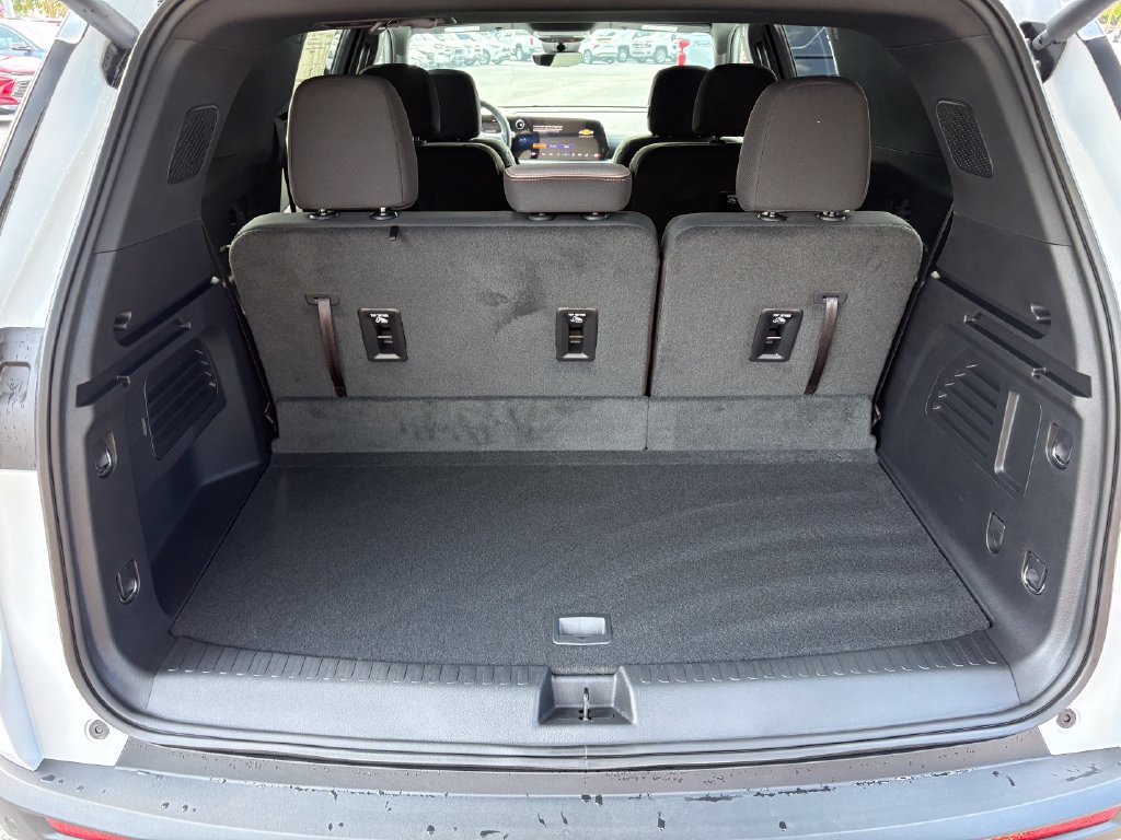 New 2026 Chevrolet Traverse LT w/ Sun and Wheel Package FWD image 15