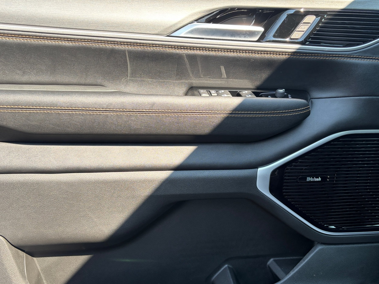 New 2026 Jeep Grand Wagoneer 4WD image 16