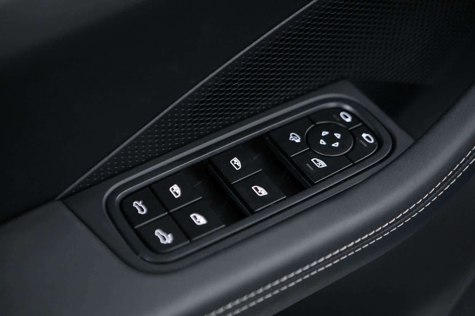 New 2026 Porsche Macan Turbo Electric AWD/4WD image 24