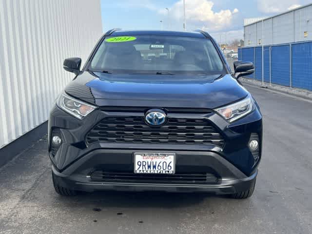 Used 2021 Toyota RAV4 XLE w/ Convenience Package image 2