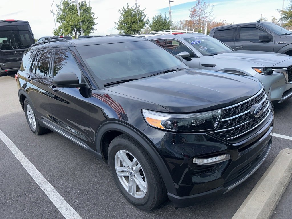 Used 2023 Ford Explorer XLT w/ Equipment Group 202A image 7