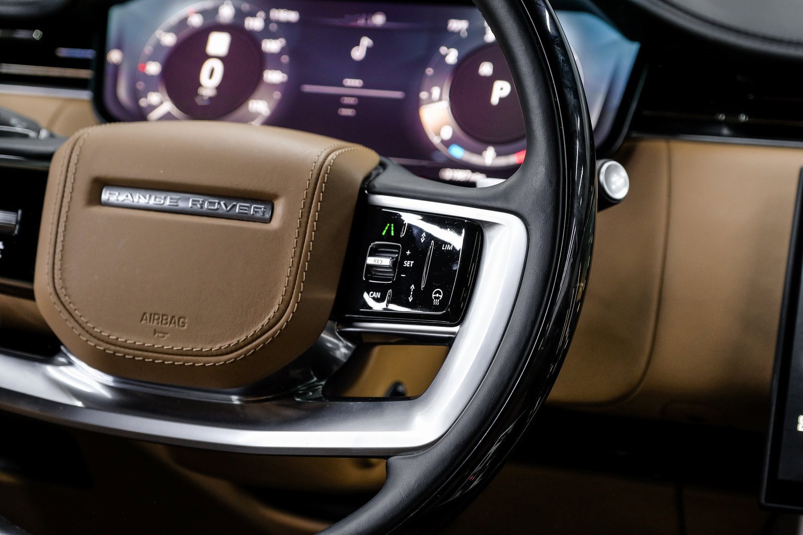 Used 2023 Land Rover Range Rover Autobiography image 27