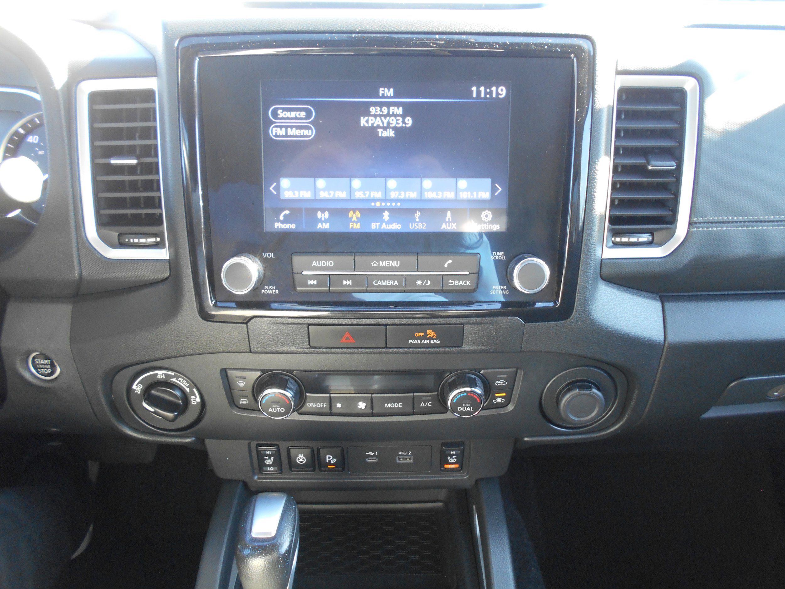 Used 2023 Nissan Frontier SV w/ Technology Package AWD/4WD image 10