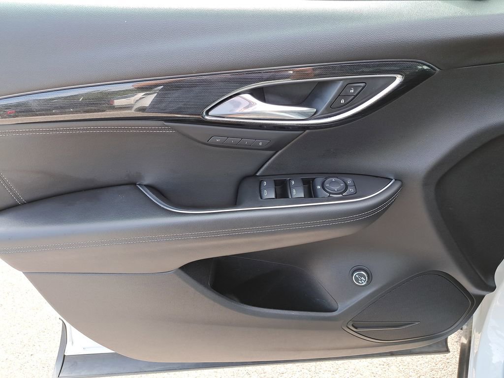 Used 2023 Buick Envision Essence image 14