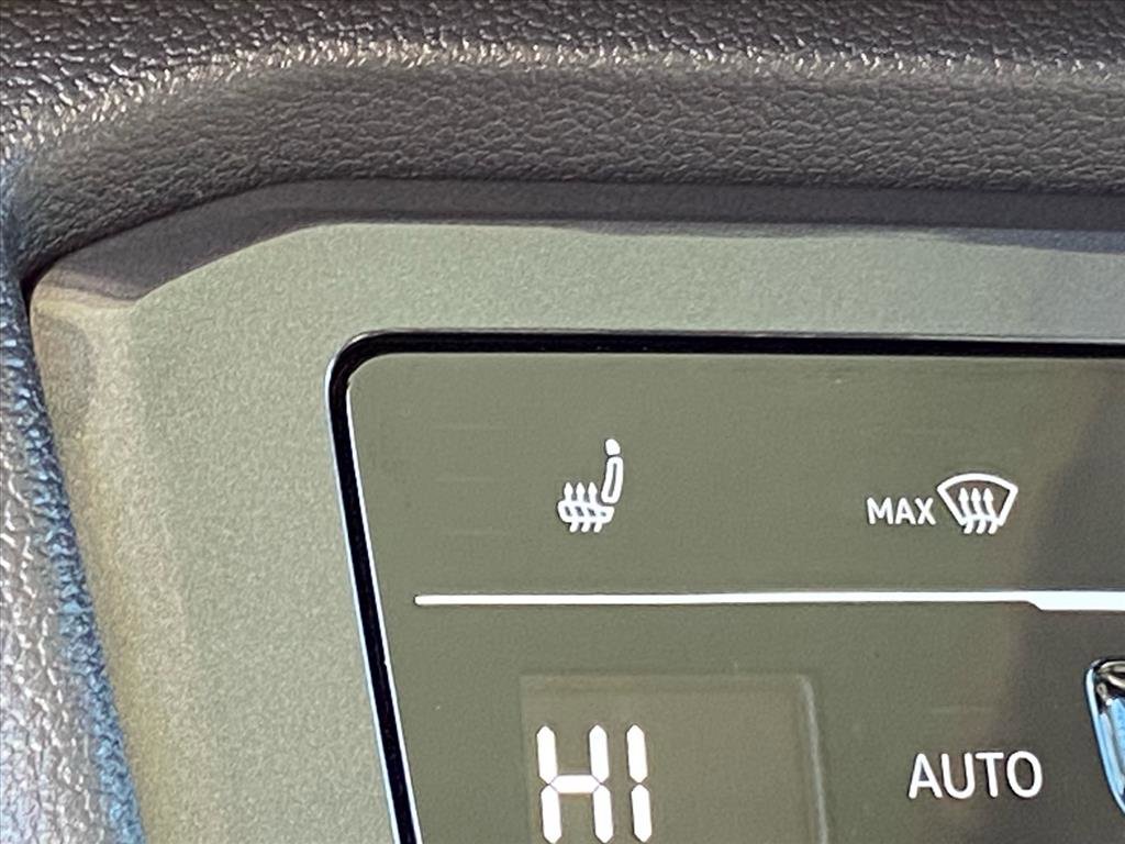 Certified 2022 Volkswagen Tiguan SE w/ Panoramic Sunroof Package image 15