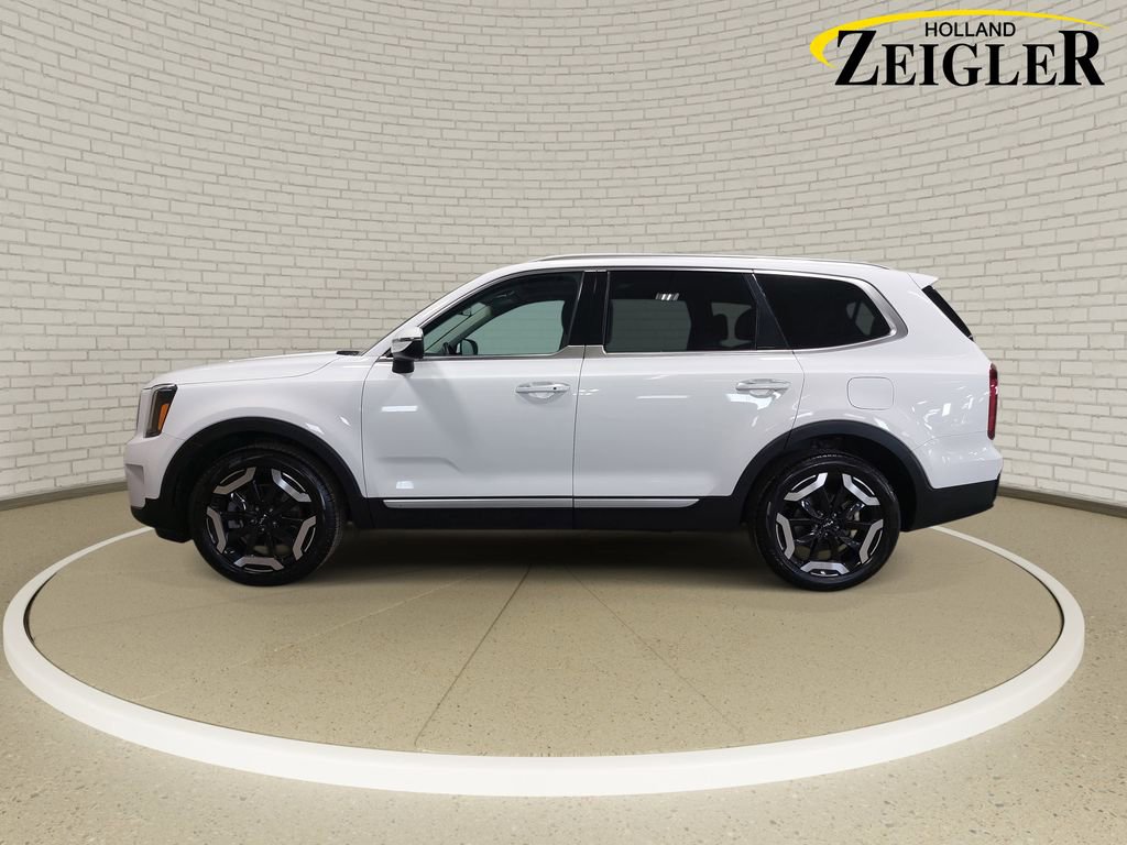 Used 2025 Kia Telluride S image 8