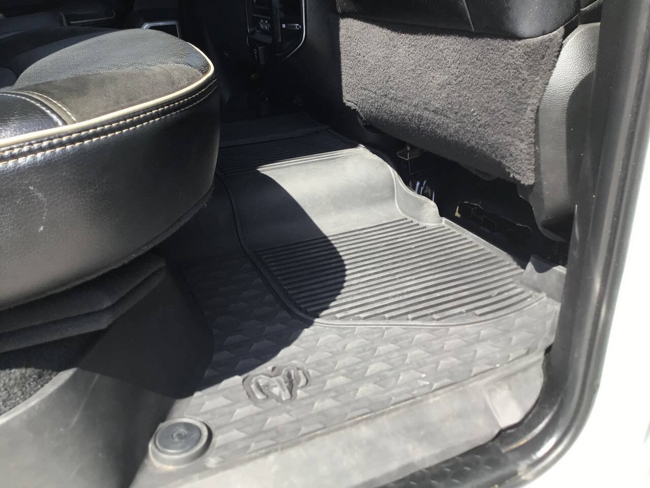 Used 2023 RAM 2500 Laramie AWD/4WD image 18
