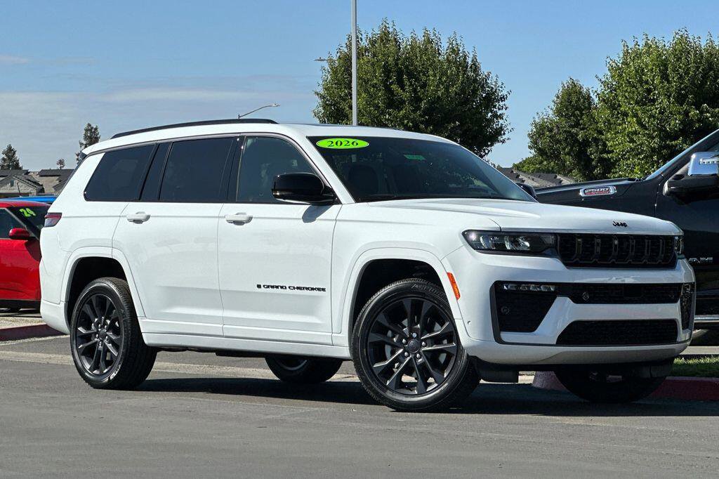 New 2026 Jeep Grand Cherokee L Limited AWD/4WD image 2