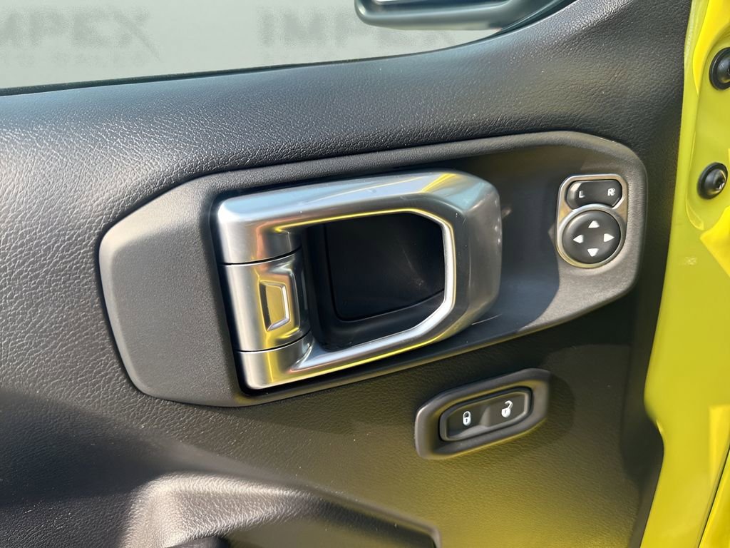 Used 2023 Jeep Wrangler Unlimited w/ Sun & Screen Package AWD/4WD image 27