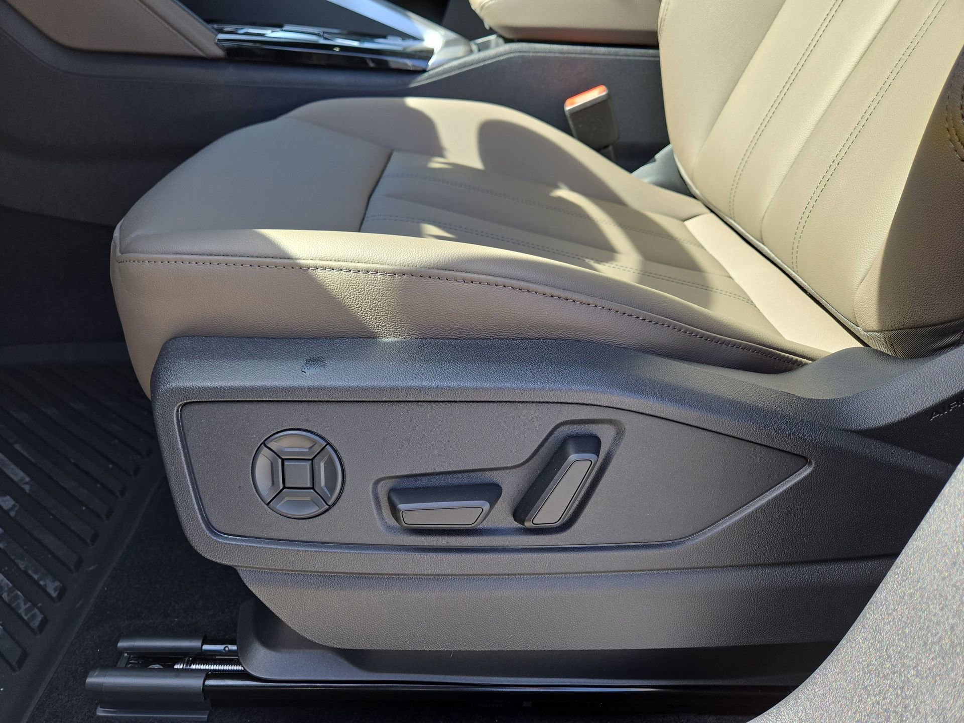 New 2026 Audi Q5 2.0T Premium image 17