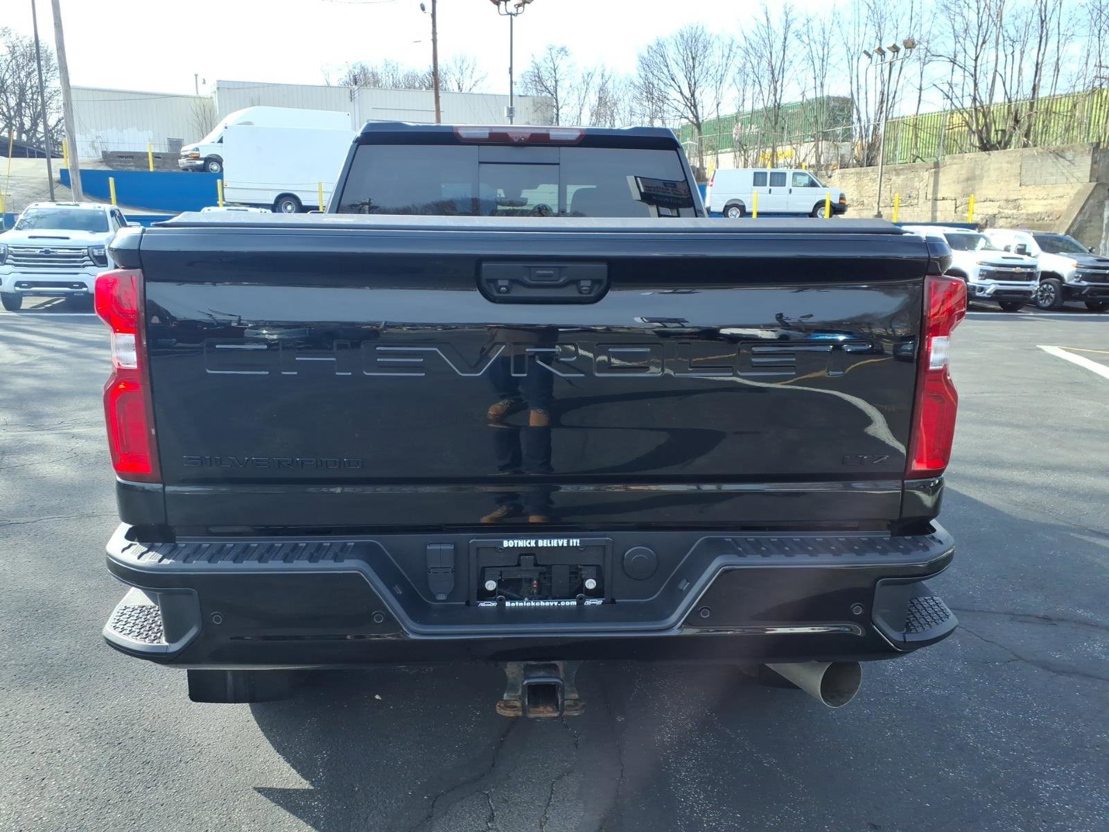 Used 2022 Chevrolet Silverado 2500 LTZ w/ LTZ Plus Package image 3