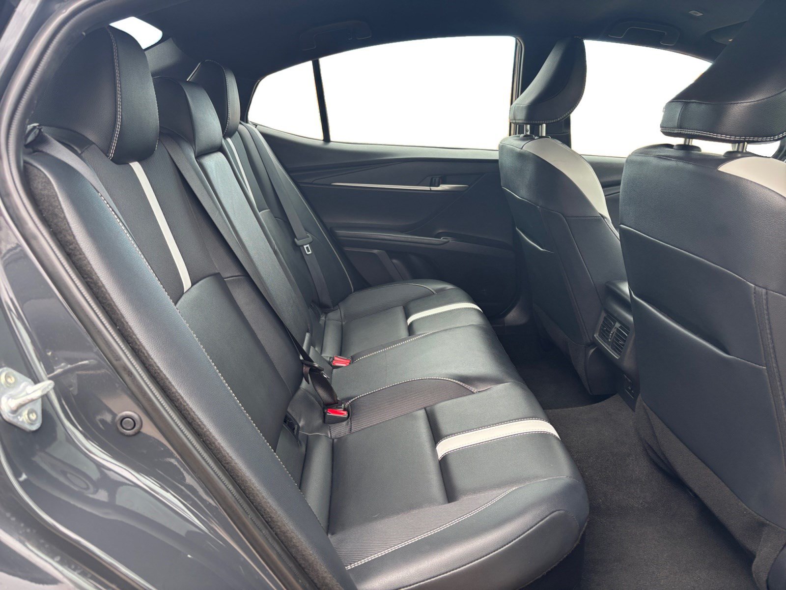 Used 2025 Toyota Camry SE FWD image 18
