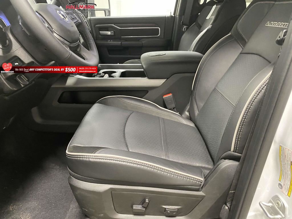 Used 2025 RAM 2500 Laramie AWD/4WD image 30