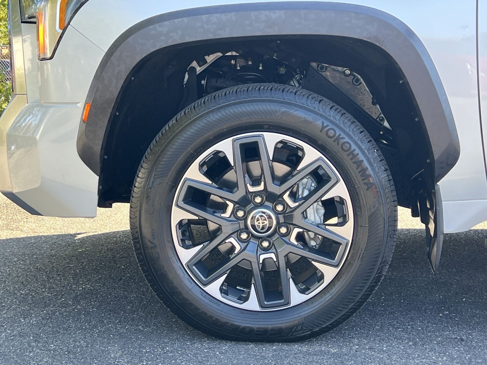 Used 2023 Toyota Tundra Limited AWD/4WD image 11
