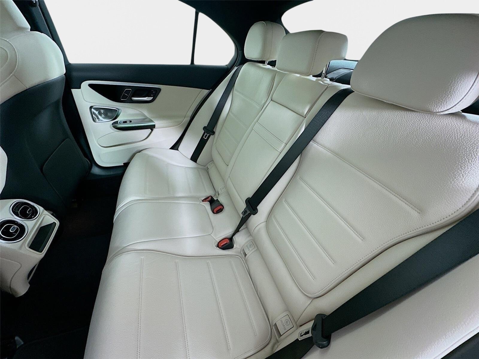 Certified 2026 Mercedes-Benz C 300 4MATIC Sedan image 31