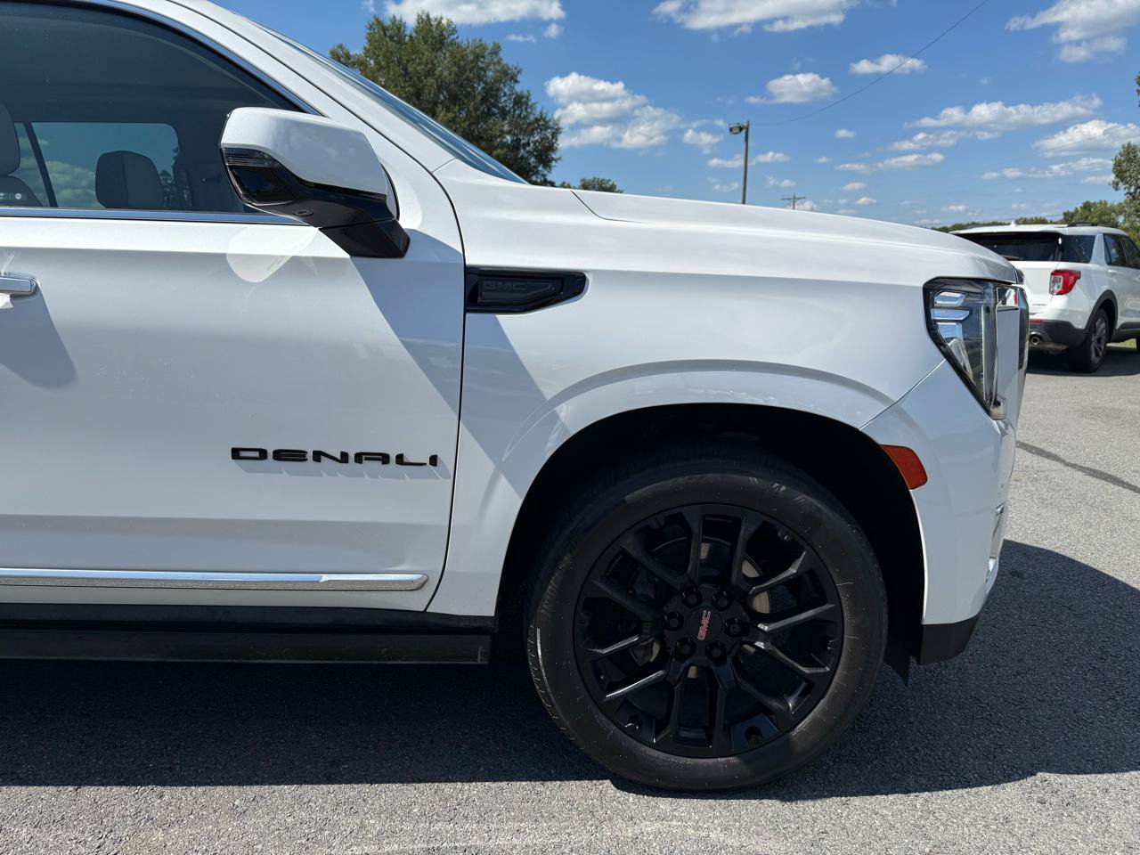 Used 2023 GMC Yukon Denali RWD image 56