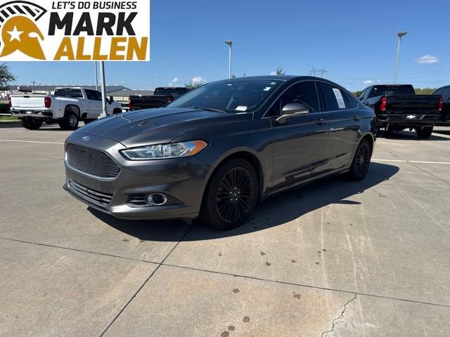 Used 2016 Ford Fusion SE w/ Equipment Group 202A FWD image 2